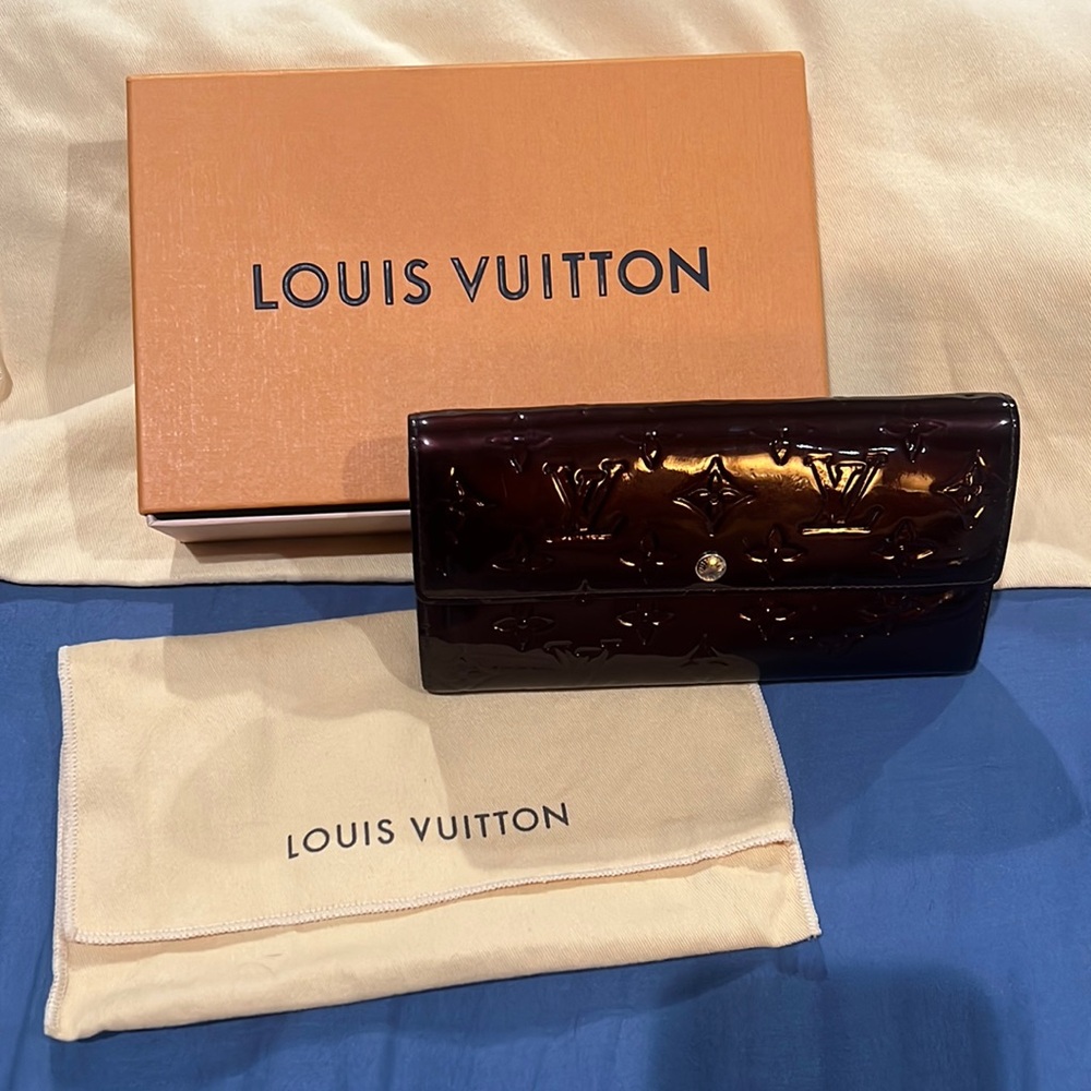 Louis Vuitton Sarah Monogram Vernis Wine Colored Wallet w/ Dust Bag (Initialed)
